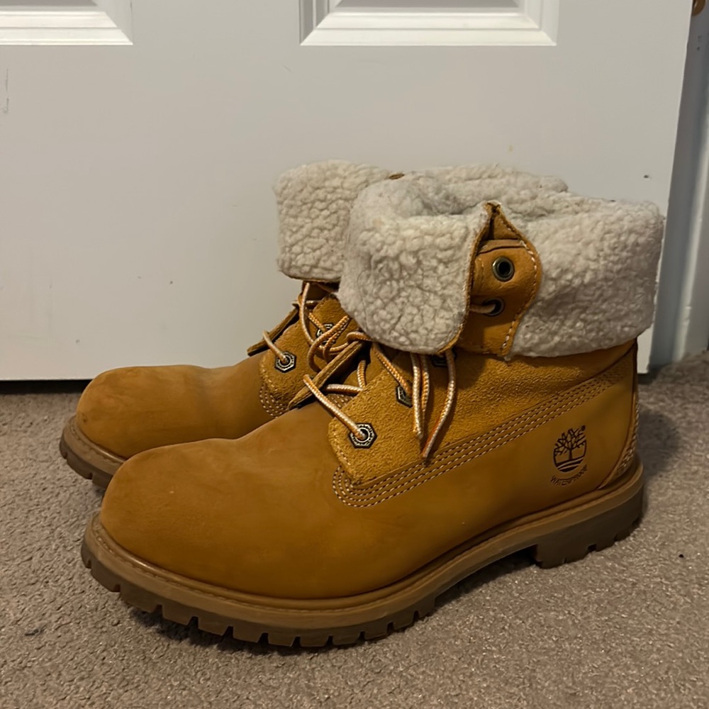 Women’s Timberland faux fur fold-down boots